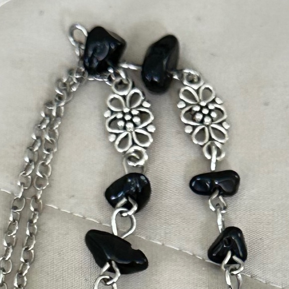 Silver Tone Crescent Moon Filigree Necklace w/Black Onyx Crystal/Stone Chips - Picture 15 of 15